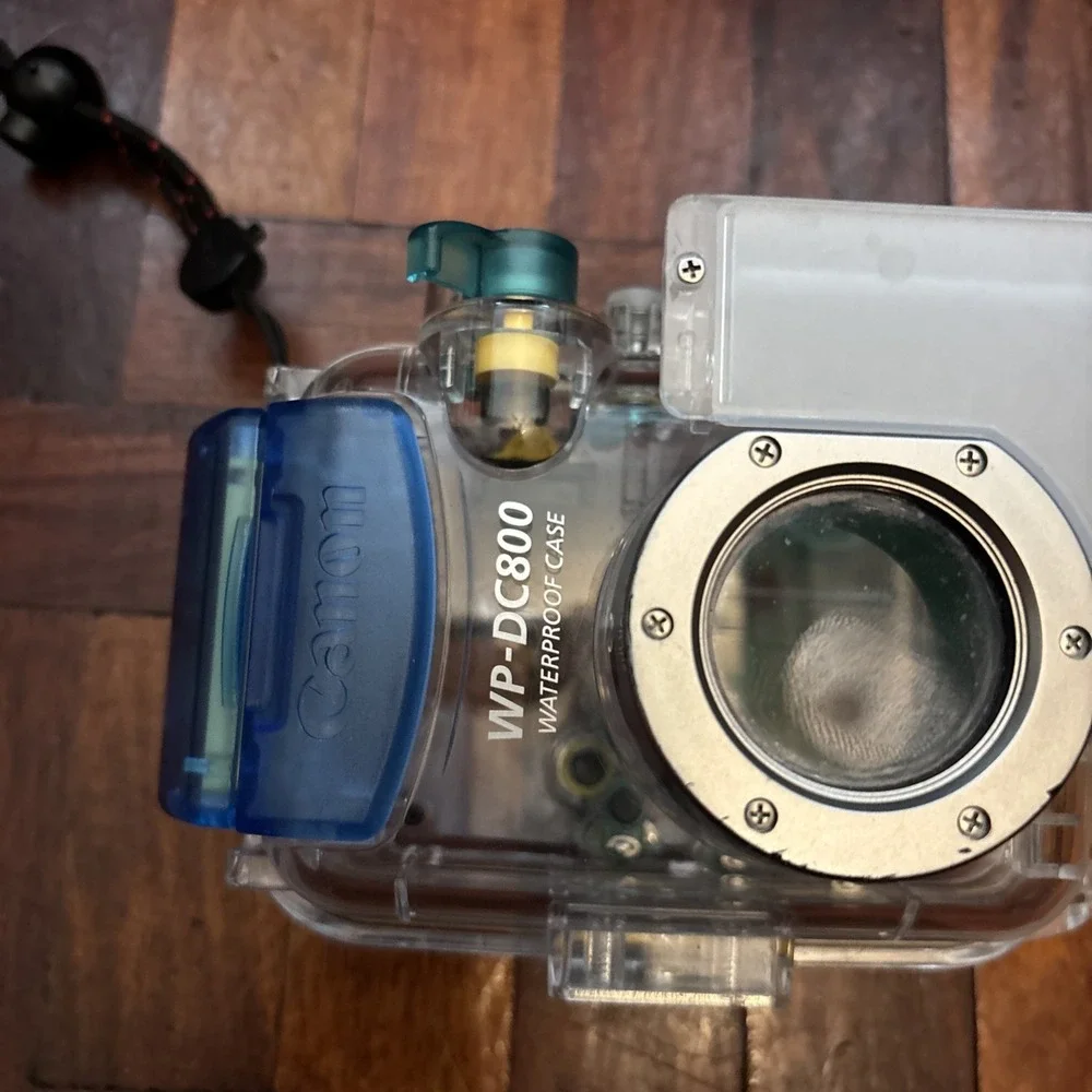 Canon WP-DC800 Waterproof  Dustproof Sandproof Case For Powershot S400 S410 S500
